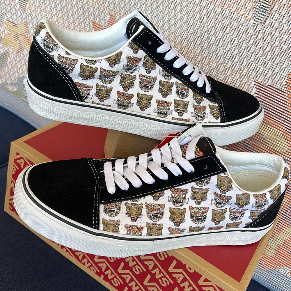 Vans Men’s Old Skool
Jaguar Black
VN0A5JMIBLK
sneakers - Picture 11 of 16